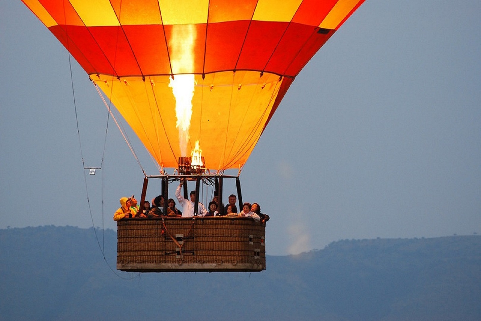 Enjoy Hot air balloon safari in Queen Elizabeth National Park